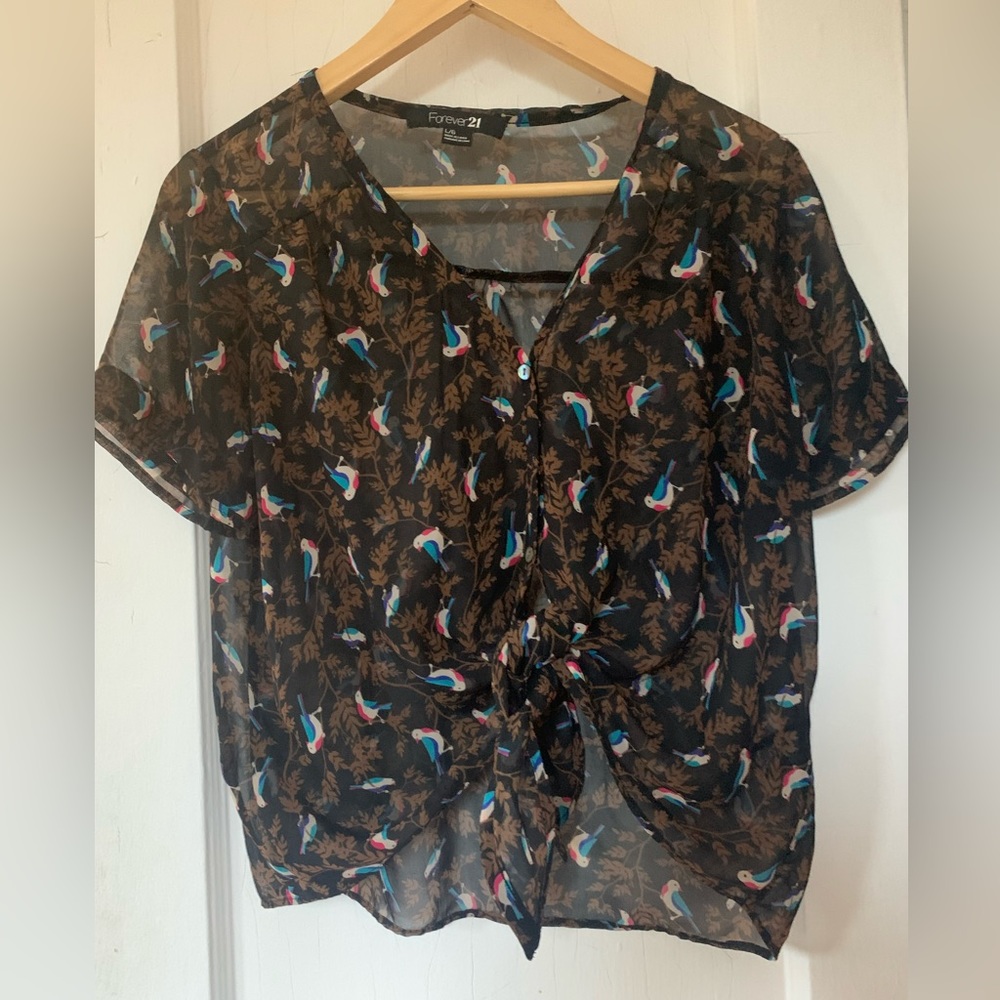 The cutest bird shirt Forever 21 large